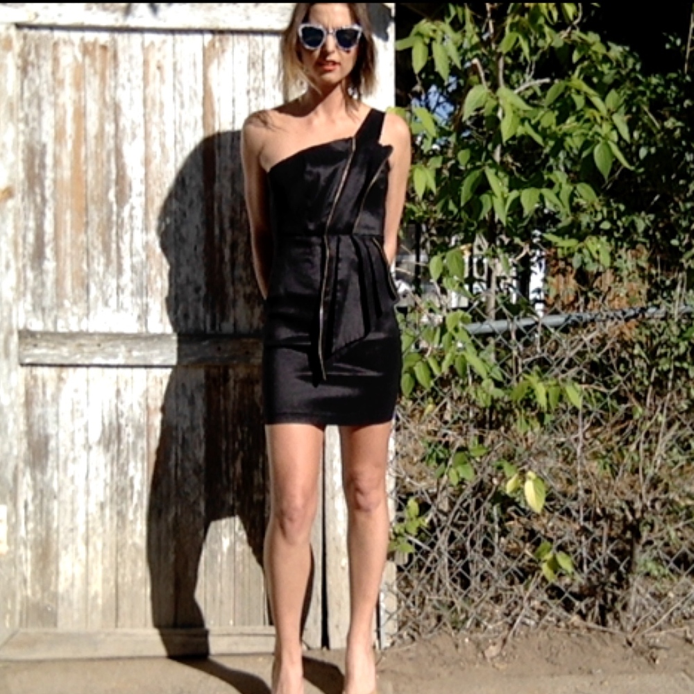 Black and Gold Zipper Mini Dress